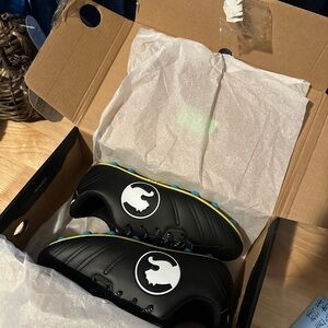 Kids soccer cleats (3)